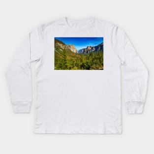 Tunnel View, El Capitan Half Dome Cathedral Rocks, Yosemite National Park Kids Long Sleeve T-Shirt